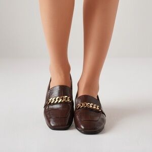 Torgeis Women's Vain Loafer Color Brown Size 8.5 brand new